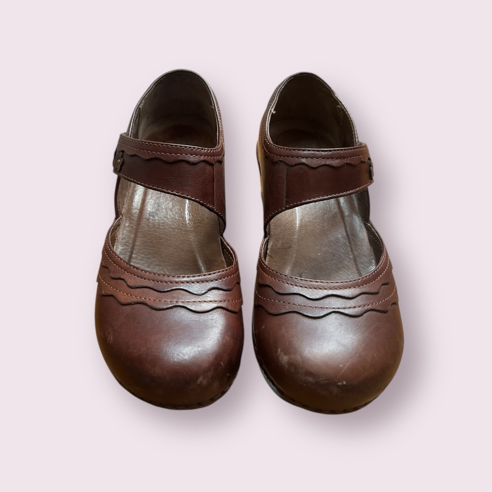 Dansko Harlow Mary Jane Shoes
Women’s Size 37 - Picture 6 of 9